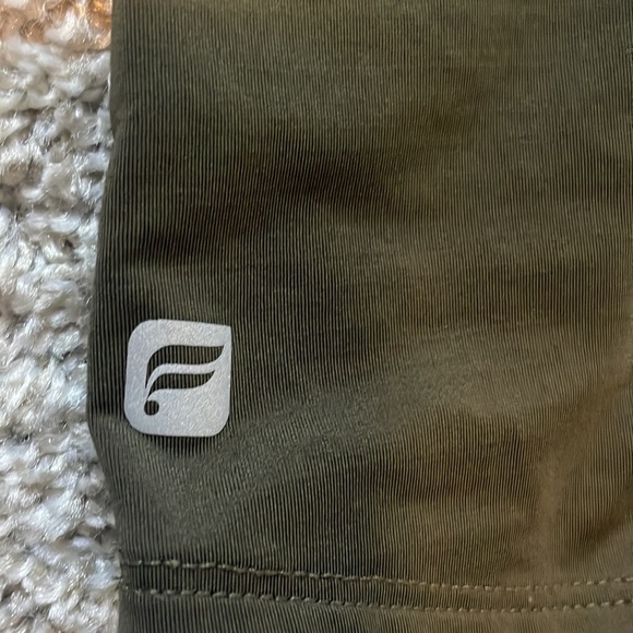 Fabletics Workout Top Tank Size Medium Olive EUC - Picture 3 of 4